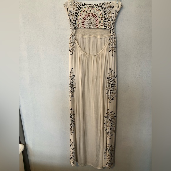 Element Maxi dress. Cream with bursts of colour. Size M-fits like a S. - Picture 10 of 13